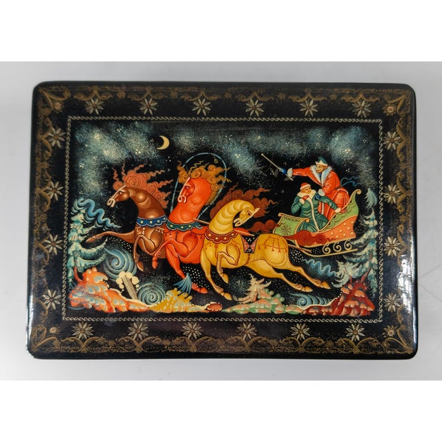 20th Century Russian Palekh School Lacquer Jewelry or Trinket Box For Sale - Image 4 of 16