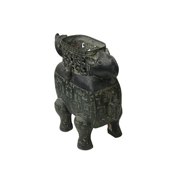 Green Bronze-Ware Ram Ox Ding Archaic Zoomorphic Ritual Vessel Display For Sale - Image 4 of 11