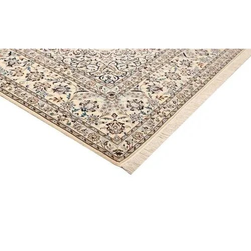 Nain Floral Pattern Rug in Wool For Sale - Image 5 of 11