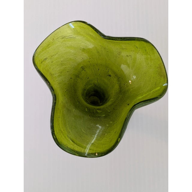 1910s Antique Pallme-Konig Art Nouveau Green Iridescent Art Glass Vase For Sale - Image 5 of 9