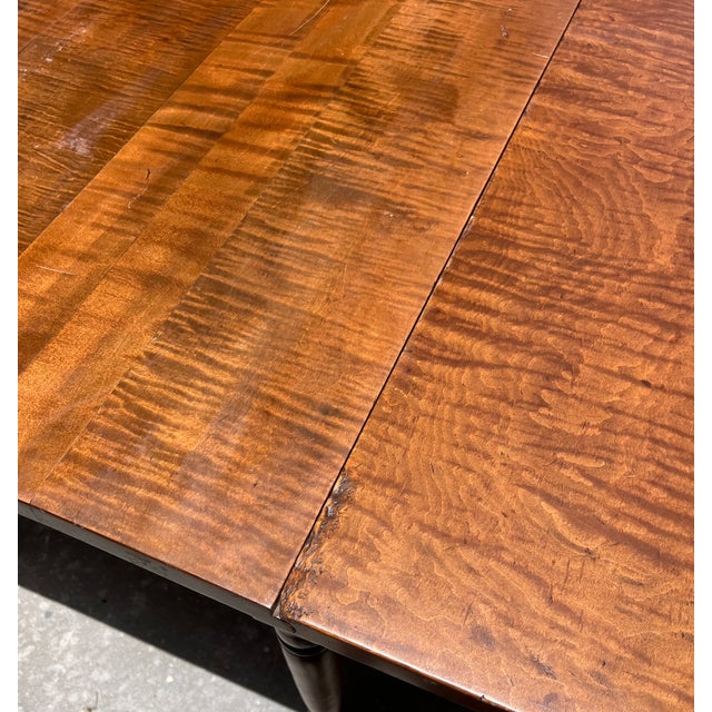 Amber 19th Century American Sheraton Tiger Maple Drop Leaf Dining Table For Sale - Image 8 of 12
