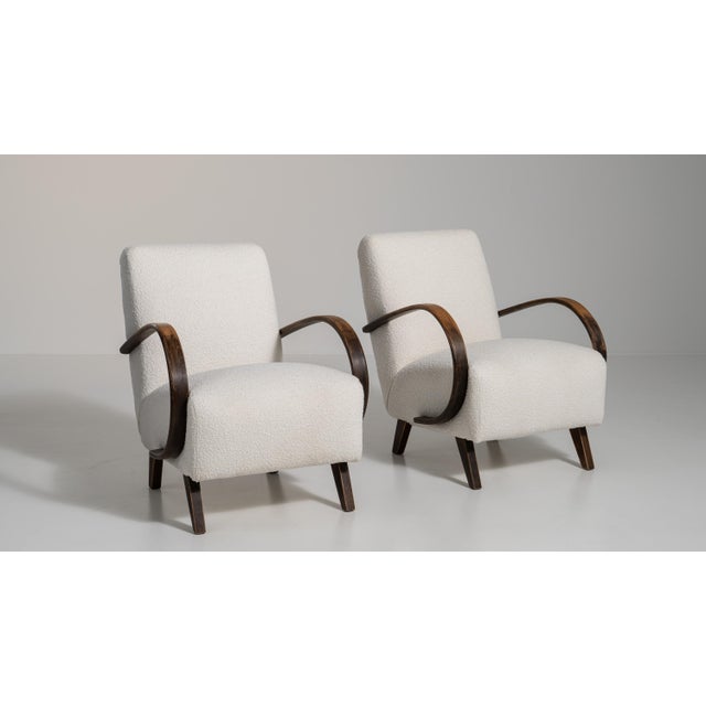 Traditional Mid 20th Century Jindřich Halabala Cream Wood Pair of Club Chairs For Sale - Image 3 of 12