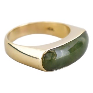 Vintage 14k Gold & Green Jade Cabochon Cocktail Ring For Sale