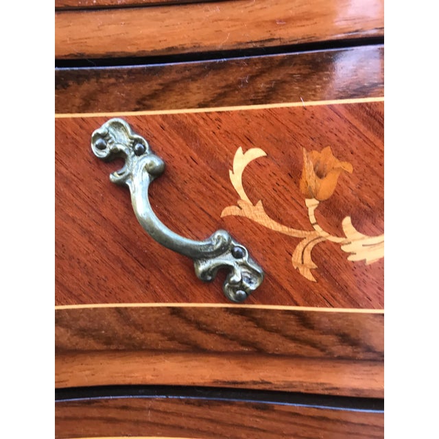 Wood Mid 20th Century Louis XVI Style Kingwood and Marquetry Commode For Sale - Image 7 of 18