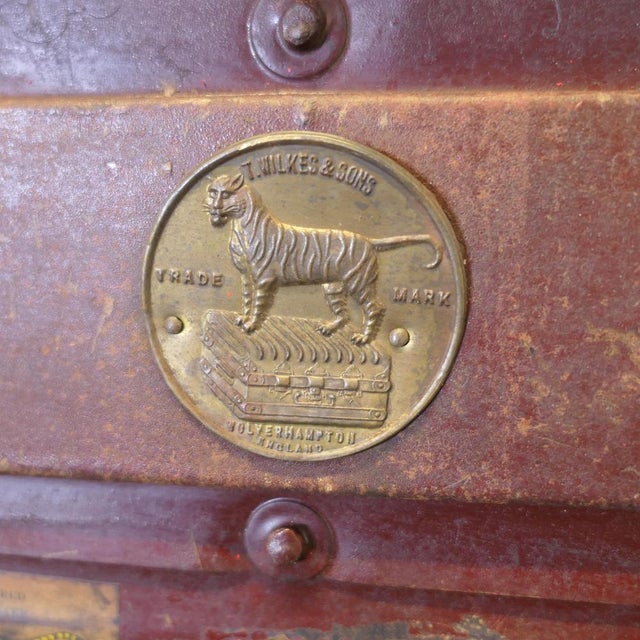 Metal Travel Cabin Trunk by T. Wilkes & Sons, 1910 For Sale - Image 9 of 12