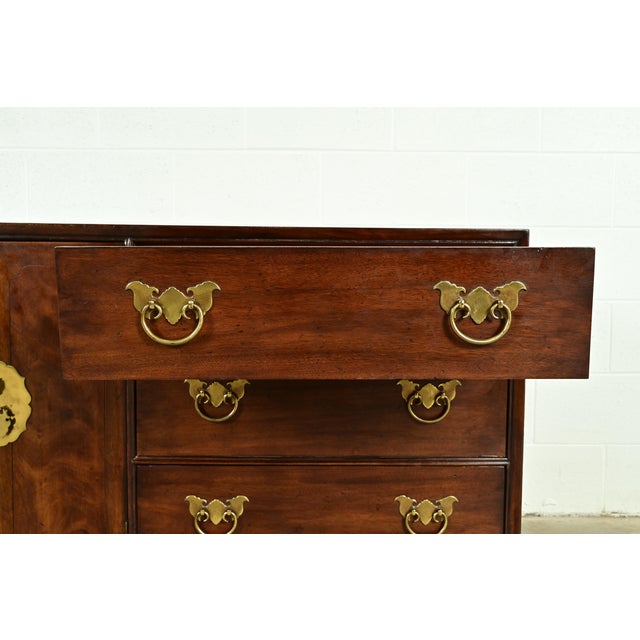 Brown Henredon Mid-Century Hollywood Regency Chinoiserie Mahogany Dresser or Credenza, Circa 1970s For Sale - Image 8 of 13