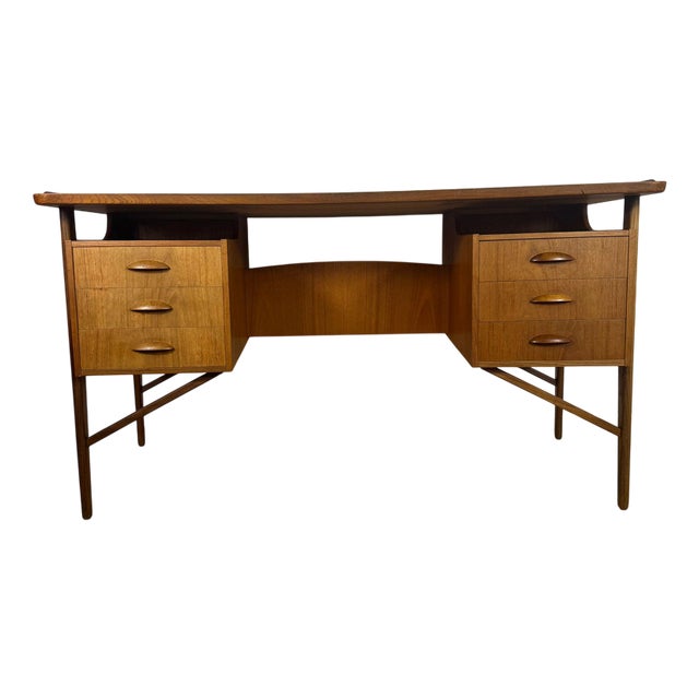 Vintage Danish Desk in Teak by Svend Åge Madsen for H.P. Hansen, 1960s For Sale
