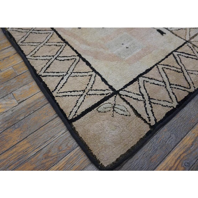 Ecru 1930s Tan Ecru Pictorial American Hooked Rug 2'9" X 4'5" Handknotted Wool Carpet For Sale - Image 8 of 11