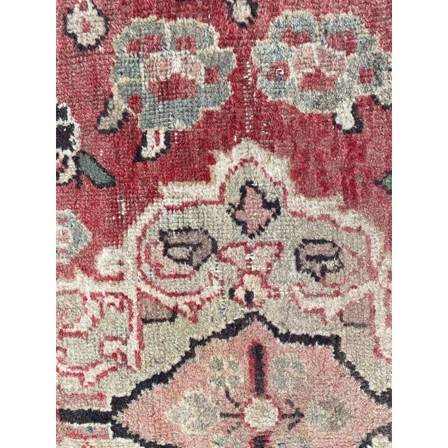Large Mid-Century Mahal Rug For Sale - Image 13 of 18