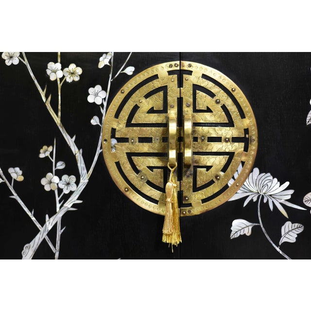 Mid 20th Century Mid Century Chinoiserie Altar Mother of Pearl Flip Top Liquor Bar For Sale - Image 5 of 12