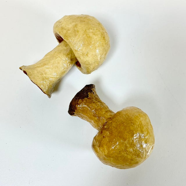 1980s Vintage Boho Chic Lacquered Papier Mache’ Vegetables & Mushrooms Sculptural Objects - Set of 5 For Sale - Image 9 of 10