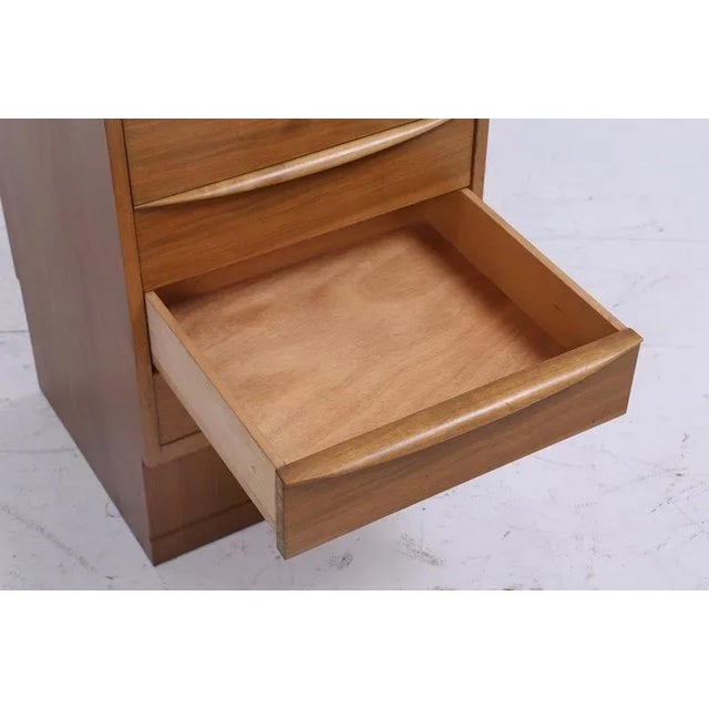 Mid-Century Chest of Drawers in Wood For Sale - Image 6 of 11