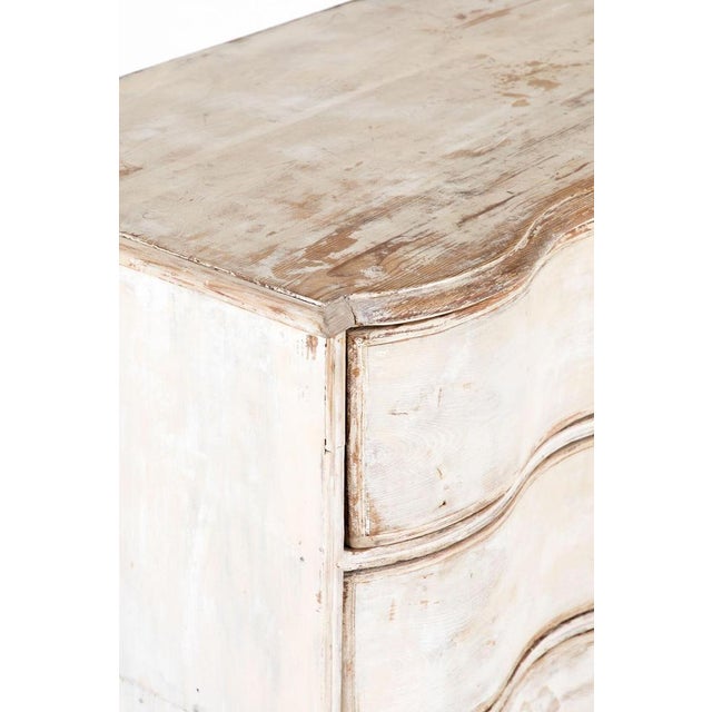 18th Century Gustavian Serpentine Chest For Sale - Image 10 of 12