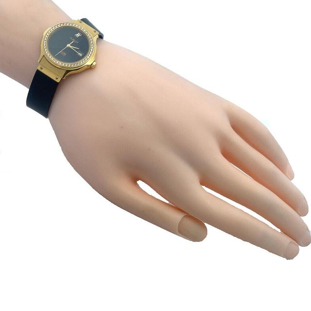 Contemporary Hublot MDM Gold Ladies Watch 18k Yellow Diamond Bezel Date Rubber Band 28mm For Sale - Image 3 of 10