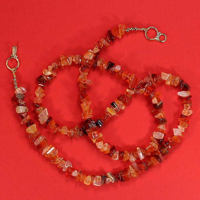 2020s Ajd 28 Inch Chips of Polished Golden/Brown Agate Necklace Great Gift For Sale - Image 5 of 6