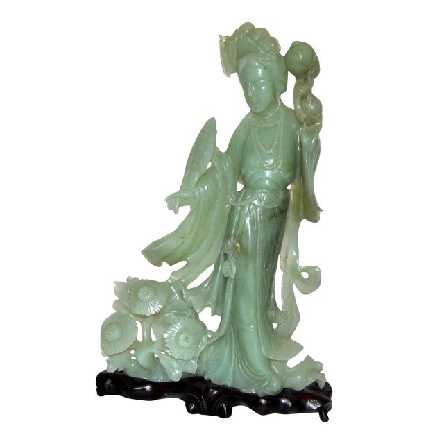 Chinese Carved Jade Sculpture Figure of Yang KueiFei Taizhen on a Wood