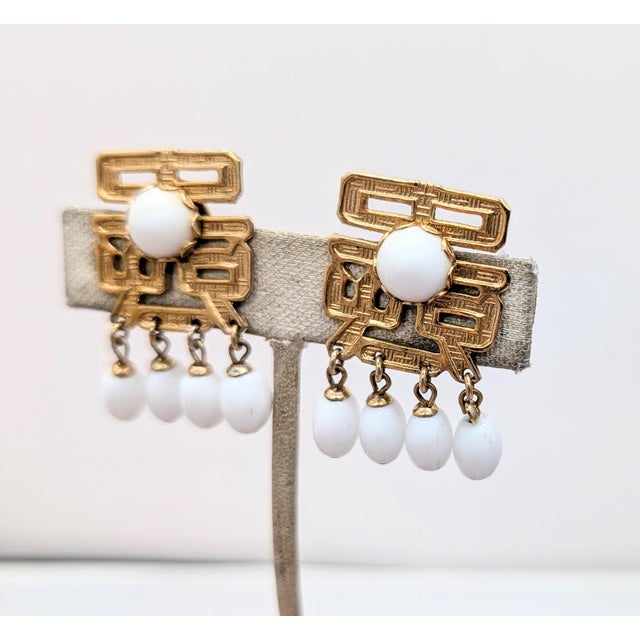 Napier Vintage 1960s Signed Napier Asian Inspired White Drops Clip Earrings For Sale - Image 4 of 9
