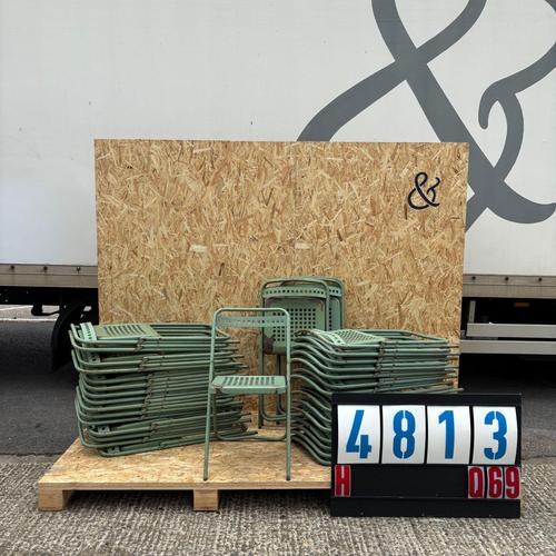 Brutalist French Brutalist Green Folding Metal Garden Chair, 1970s For Sale - Image 3 of 3