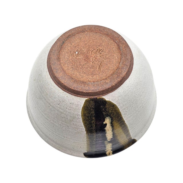 California Studio Pottery Stoneware Bowl With Drip Glaze Decoration 7" For Sale - Image 9 of 10