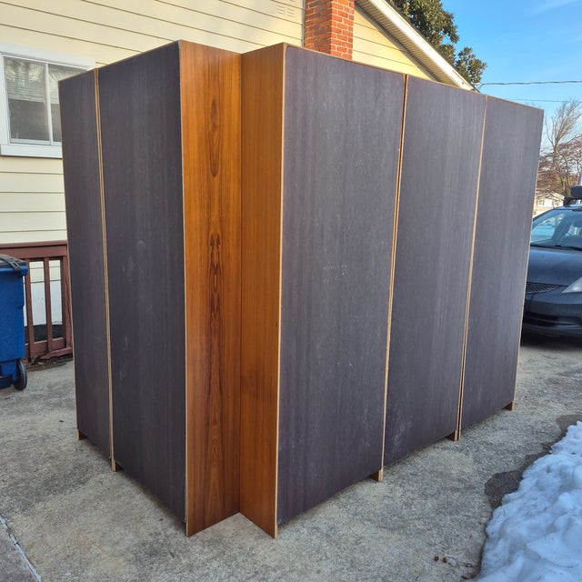 Wood 1970s Danish Modern Teak Veneer Library Book Shelves W/ Detachable Crown Moulding - Set of 7 For Sale - Image 7 of 10