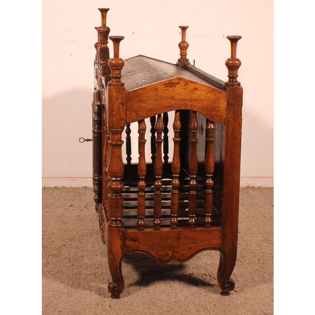 18th Century Provençal Bread Box in Walnut For Sale - Image 10 of 15