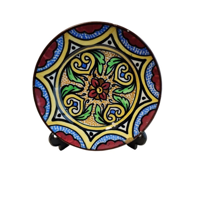 Brown Vintage 1960s Spanish Hand Painted Wall Plates - Set of 3 For Sale - Image 8 of 9