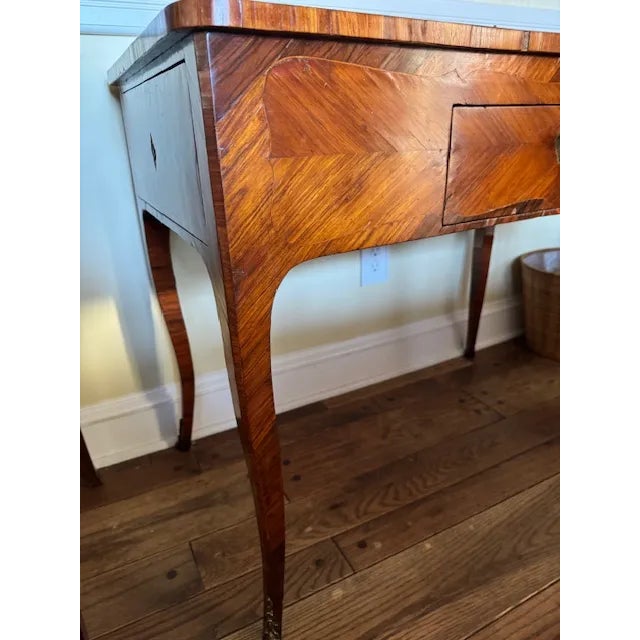 Late 19th-Century French Is Louis XV-Style Marquetry Writing Desk or Writing Table For Sale - Image 14 of 15