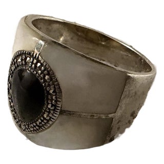 1980s Sterling Silver Mother of Pearl, Black Onyx, & Marcasite Band Ring. Size 11 For Sale