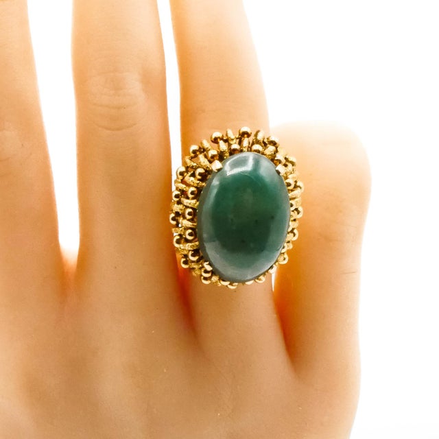 1970s Vintage 14k/18k Yellow Gold Chrysoprase Statement Ring Size 6.5 For Sale In Mobile - Image 6 of 7