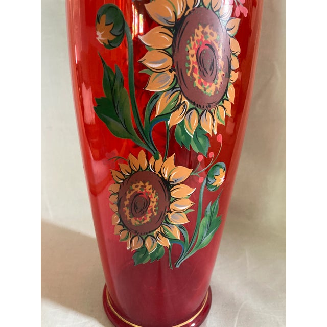 1980s Vintage Norleans Red Hand Painted Cylinder Glass Vase Sunflower Floral Italy 22k Gold Accent For Sale - Image 5 of 13