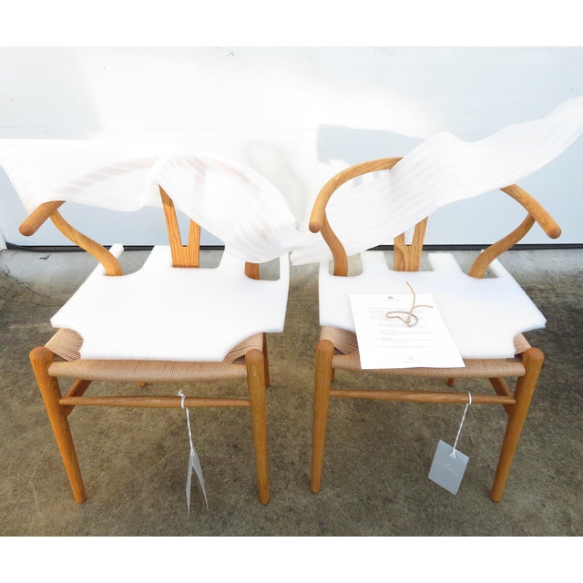 Early 21st Century Danish Modern Hans Wegner Wishbone Chair Pair ~ Carl Hansen ~ Mid Century Accent or Dining For Sale - Image 5 of 18