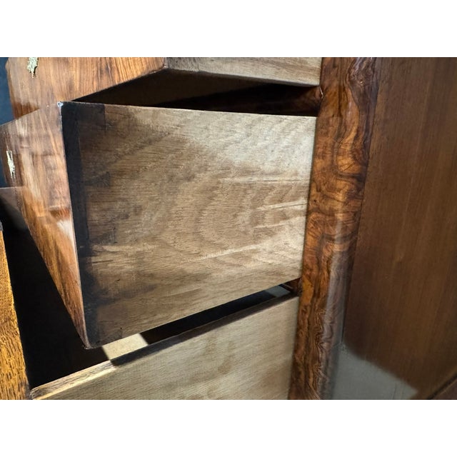 Antique Louis Philippe Commode in Burr Walnut, 1850 For Sale - Image 12 of 18