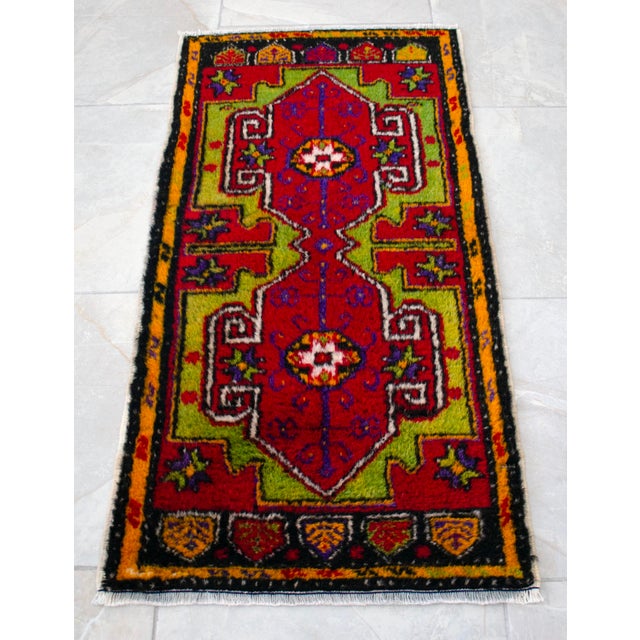 1970s 1970s Hand Made Turkish Mat Rug Small Rug Kitchen Mat Organic Wool - 1'8" X 3'4" For Sale - Image 5 of 10