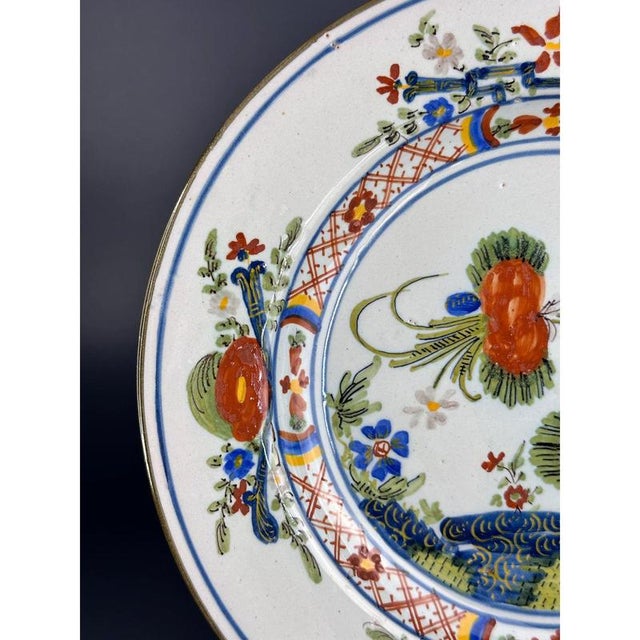 Japanese Style Faenza Soup Plate from Ferniani, Italy, 1760-1800 For Sale - Image 4 of 8