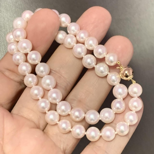 Metal Akoya Pearl Necklace 14k Yellow Gold Certified For Sale - Image 7 of 8