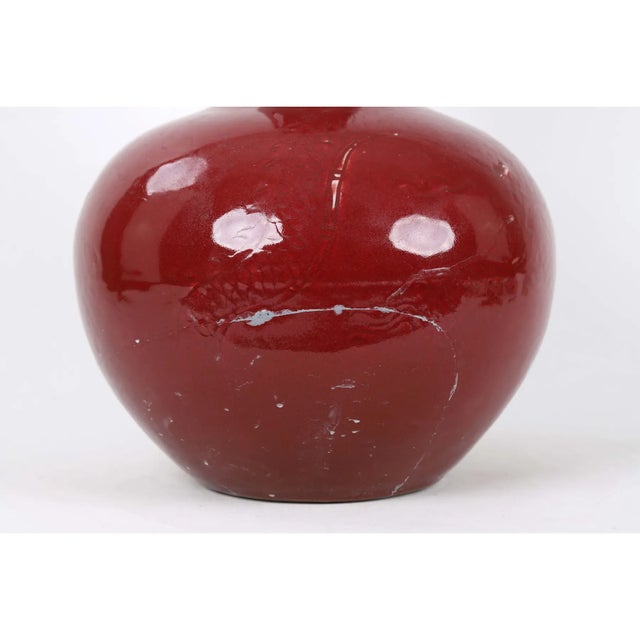A 20th-Century Chinese Red-Glazed Dragon-Patterned Lestial Globe Vase (Restored) For Sale In New York - Image 6 of 8