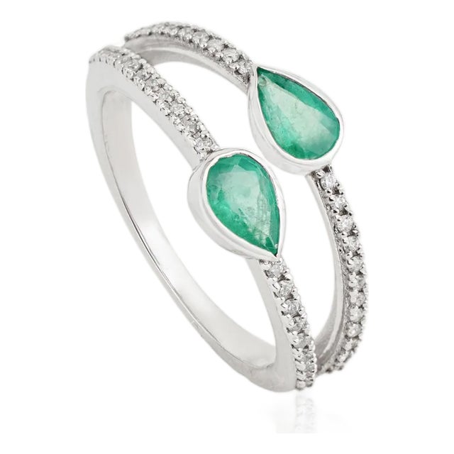 14k White Gold Double Band Ring With Pear Shape Natural Emeralds & Diamonds Size 5 For Sale