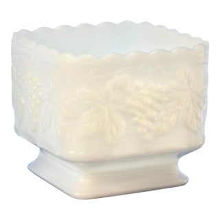 White Square Grape Pattern Bowl For Sale