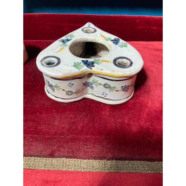 Antique Colorful French Faience Inkwell - Heart Shaped 19th Century For Sale In New York - Image 6 of 10