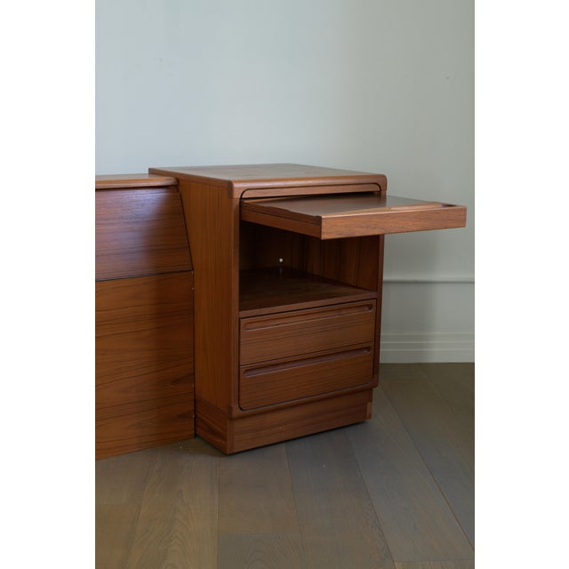 Peter Graves Sorensen for Torring Design Queen Size Headboard and Nightstands, 1970s For Sale In Los Angeles - Image 6 of 11