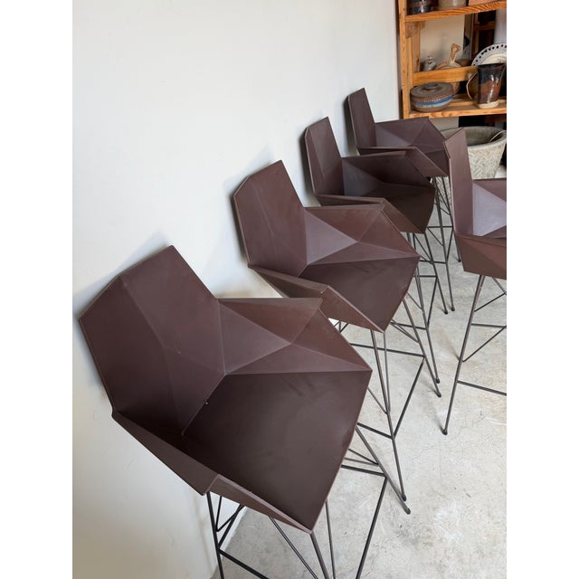 Vondom Faz Modern Outdoor Patio Bar Stools With Armrests by Ramón Esteve – Set of 5 For Sale In Miami - Image 6 of 12