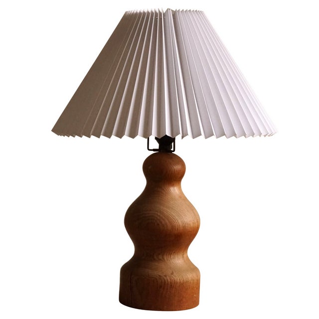 1960s Scandinavian Mid Century Modern Sculptural Organic Wooden Oak Table Lamp For Sale In Sacramento - Image 6 of 9