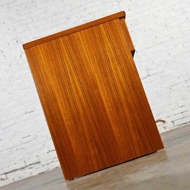 Mid-Century Modern Late 20th Century Scandinavian Modern Teak Nightstand End Table Cabinet With Drawer by FBJ Mobler For Sale - Image 3 of 13