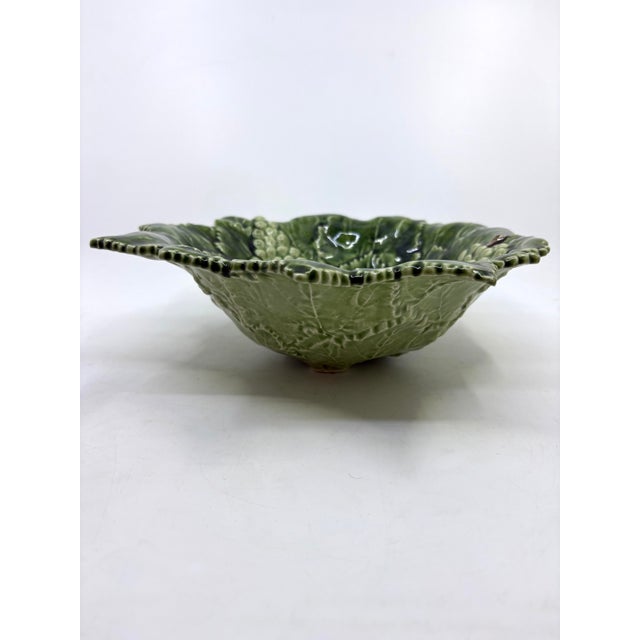 Vintage Caldas Portugal Majolica Pottery Green Grapes Leaves Bowl Jay Wilfred For Sale - Image 4 of 6