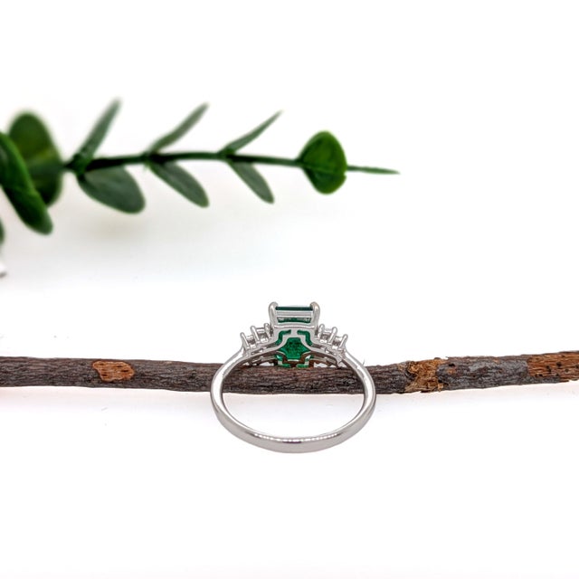 1.5 Carat Zambian Emerald Ring With Natural Diamond in Solid 14k Gold , Size 6.75 For Sale In Columbus - Image 6 of 6