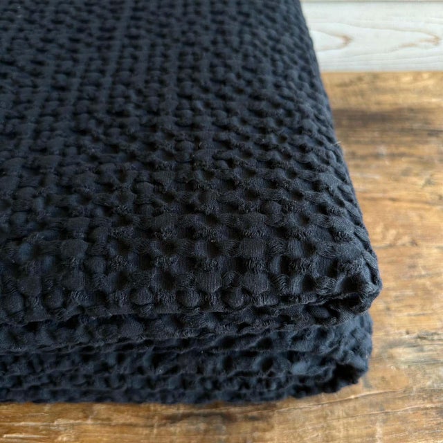 French Cotton Waffle Woven Bed Size Blanket in Noir For Sale - Image 4 of 5