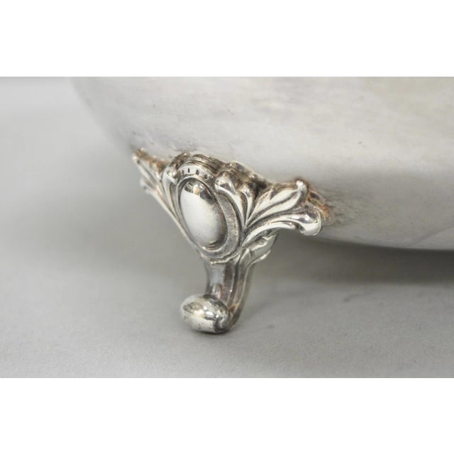 Vintage Victorian Webster Wilcox "Rochelle" Silver Plated Round Covered Serving Bowl Dish For Sale - Image 12 of 15