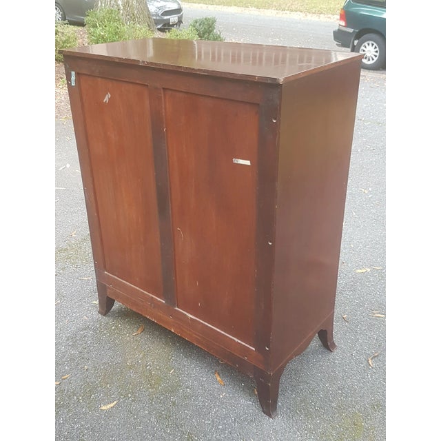 Late 20th Century Vintage Traditional Duncan Phyfe Hepplewhite Style Bow Front Chest of Drawers For Sale - Image 9 of 10