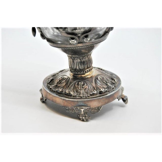 Compote in Cut Glass and Structure in Embossed Silver, in Good conditions.