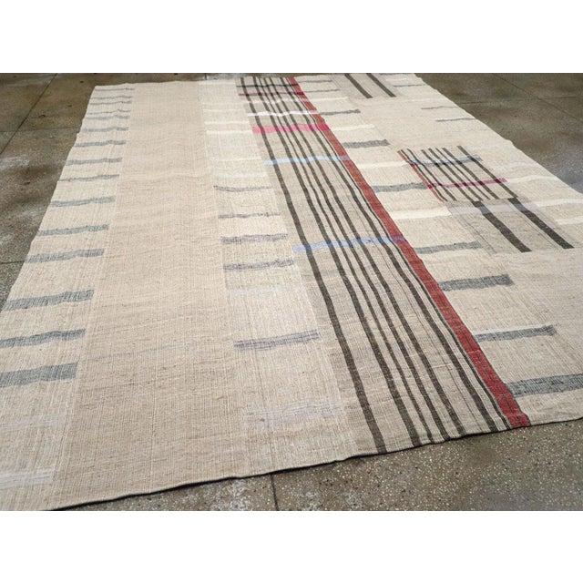 Galerie Shabab Collection Mid-20th Century Turkish Flatweave Kilim Room Size Rug For Sale In New York - Image 6 of 8